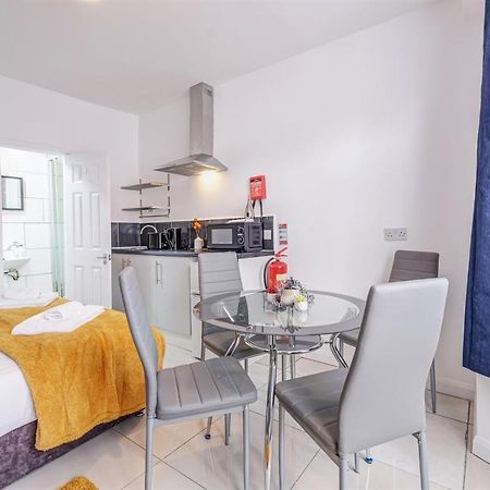 Fernbank Rooms Sudbury Hill, Harrow, Self-Contained Studios With En-Suite Harrow on the Hill Luaran gambar