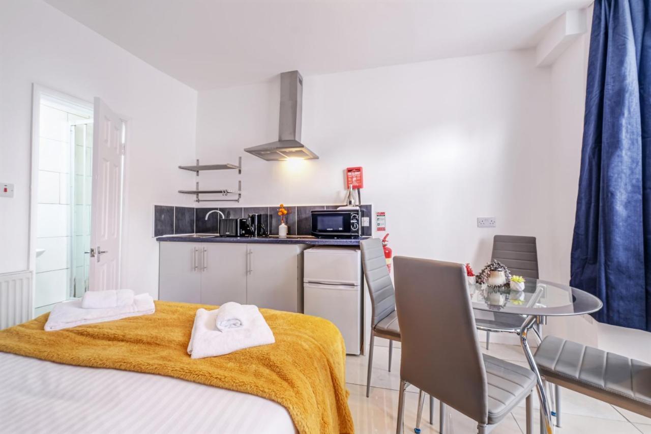 Fernbank Rooms Sudbury Hill, Harrow, Self-Contained Studios With En-Suite Harrow on the Hill Luaran gambar