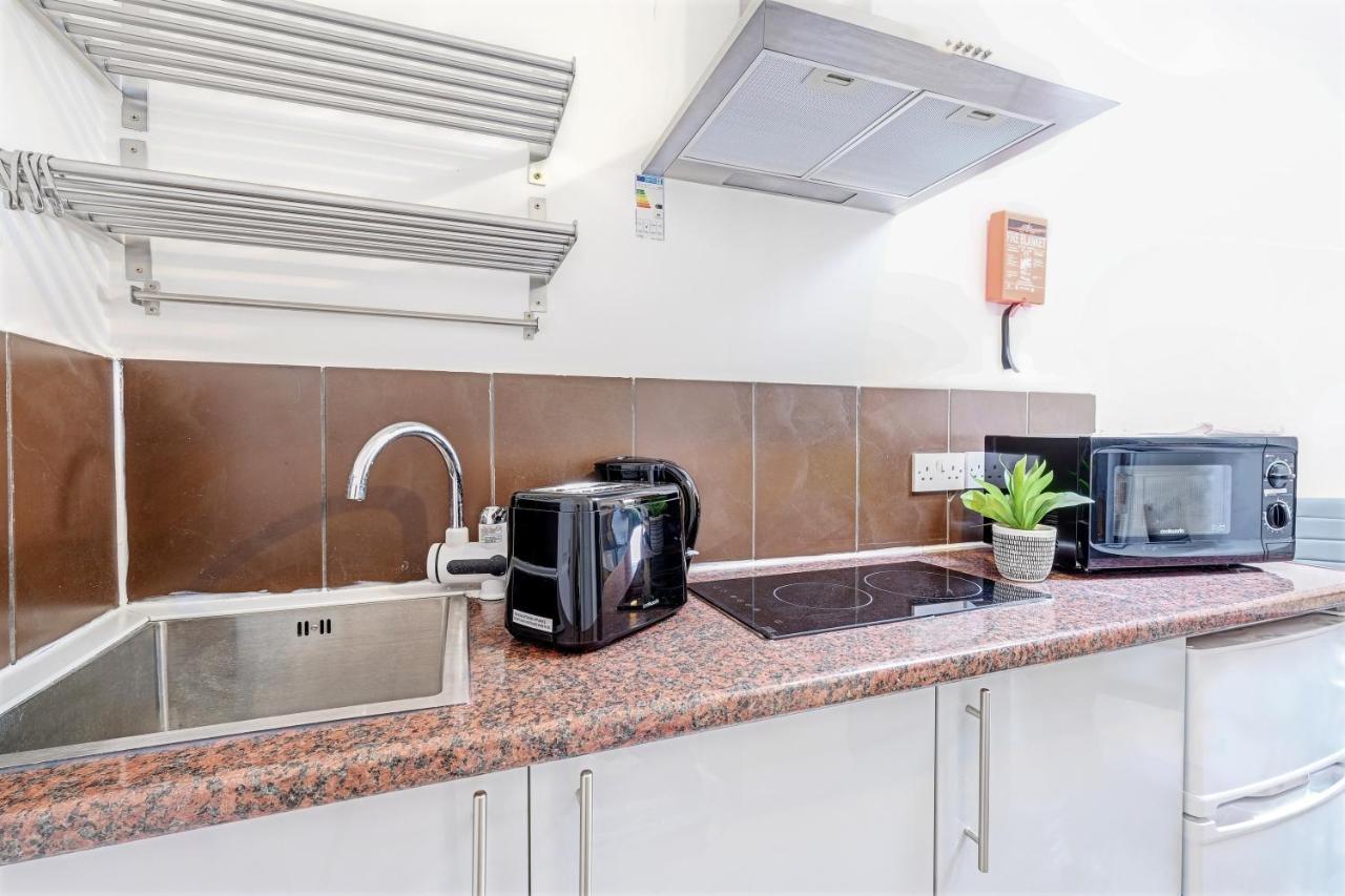 Fernbank Rooms Sudbury Hill, Harrow, Self-Contained Studios With En-Suite Harrow on the Hill Luaran gambar