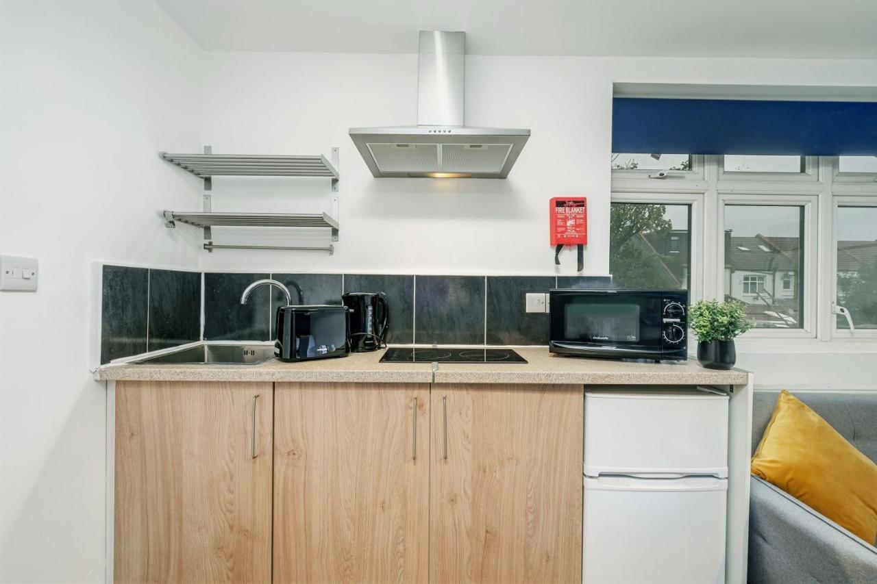Fernbank Rooms Sudbury Hill, Harrow, Self-Contained Studios With En-Suite Harrow on the Hill Luaran gambar