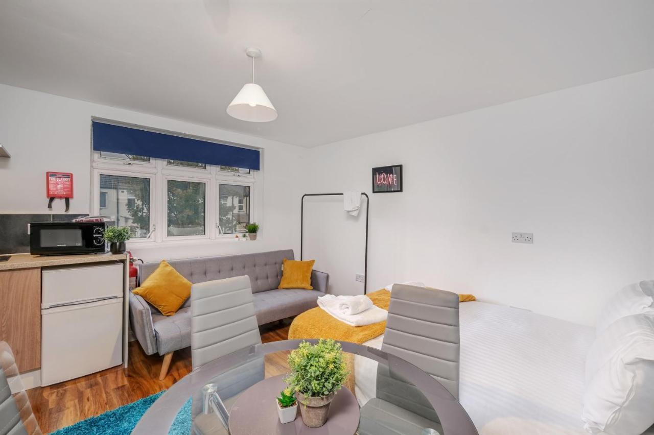Fernbank Rooms Sudbury Hill, Harrow, Self-Contained Studios With En-Suite Harrow on the Hill Luaran gambar
